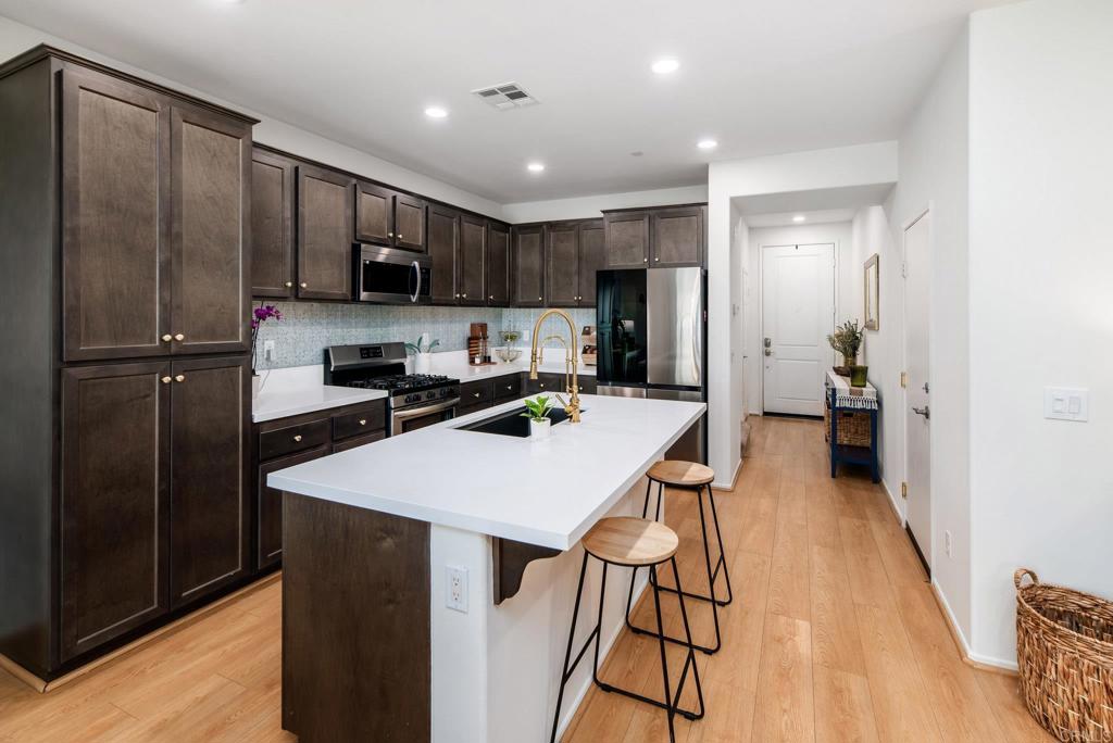 282 Oberlander Way Fallbrook, CA 92028 - Photo 5 of 47