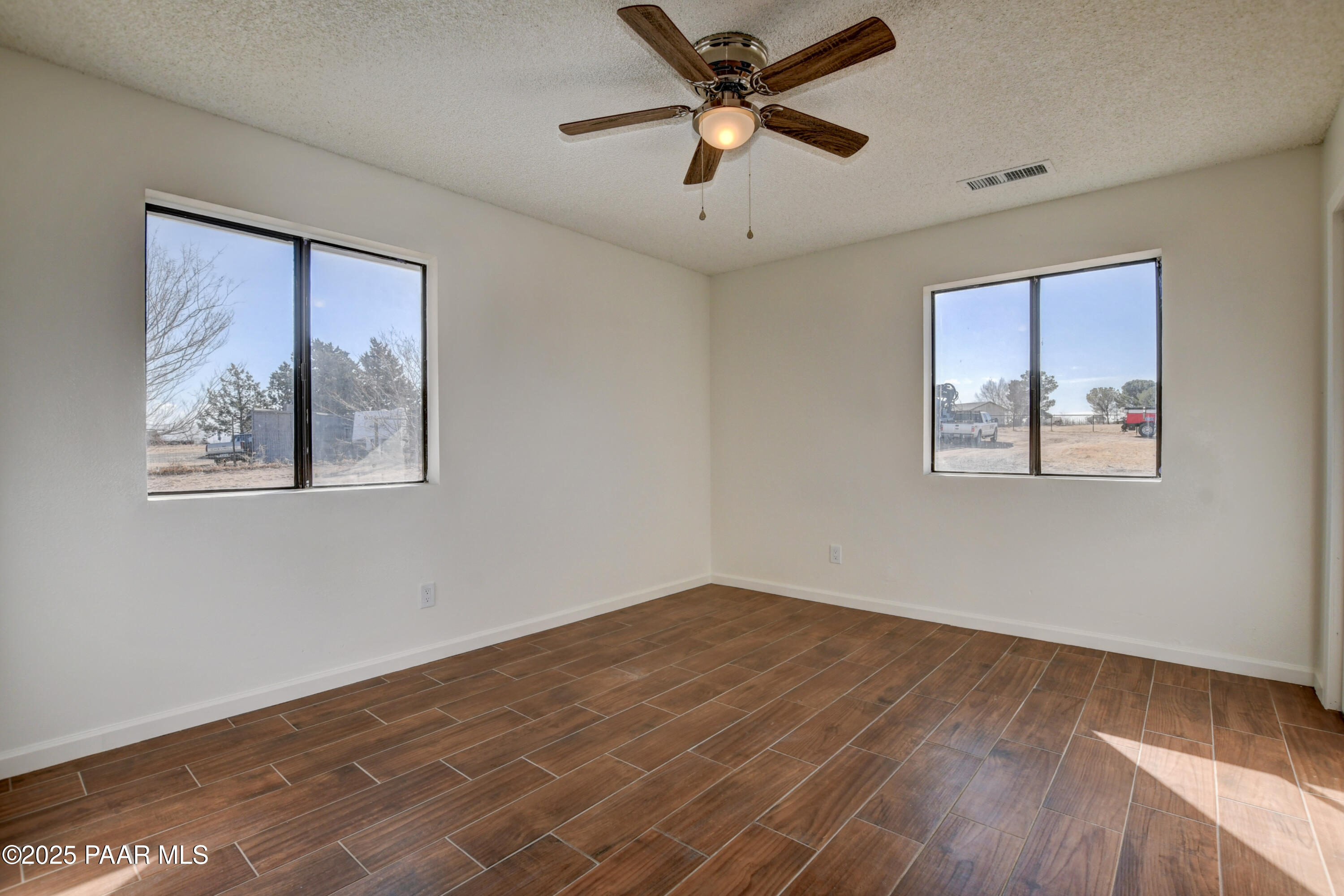 610 South Reed Road Chino Valley, AZ 86323 - Photo 26 of 39 Guest Bedroom 1