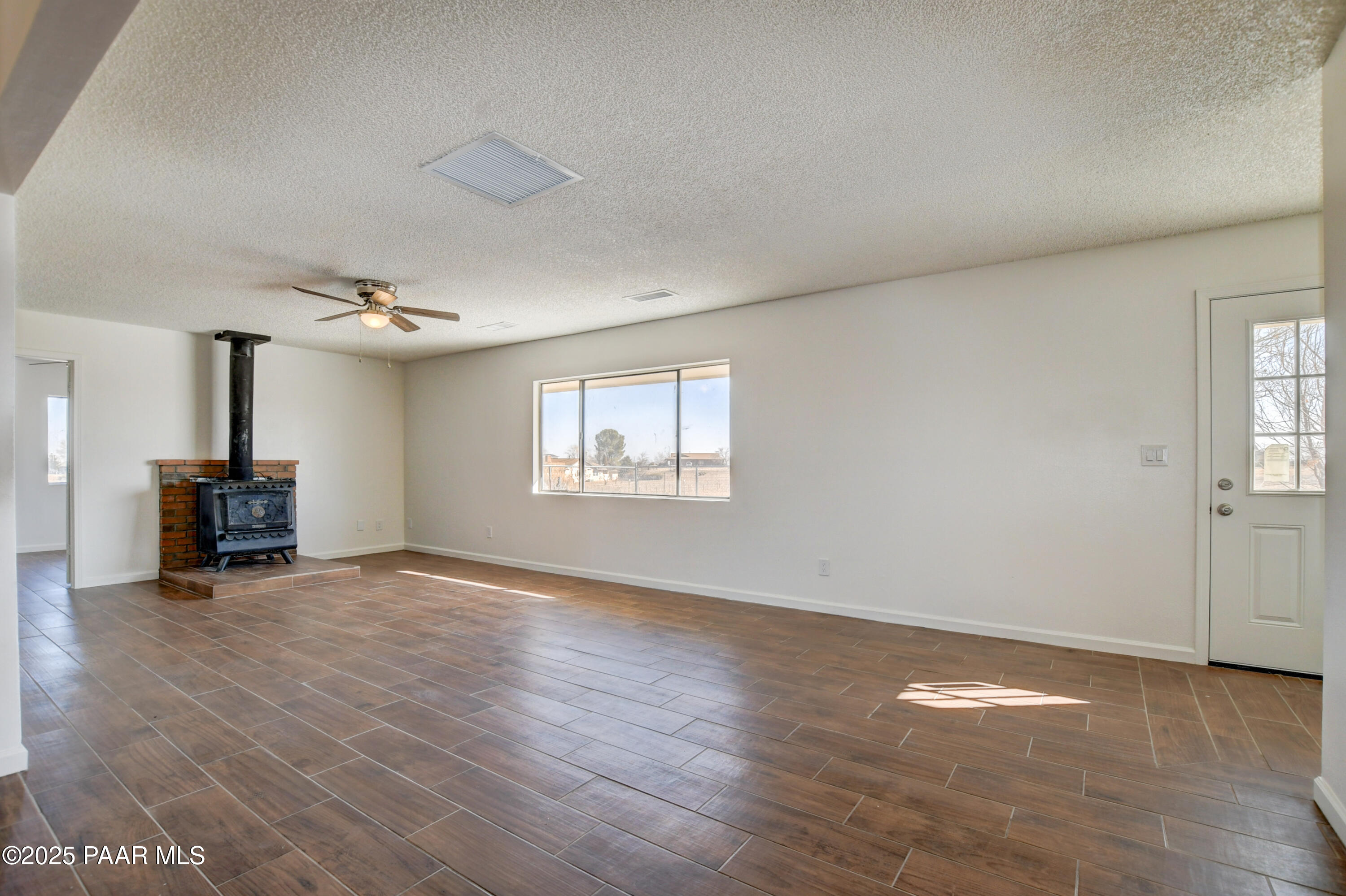 610 South Reed Road Chino Valley, AZ 86323 - Photo 32 of 39 Living Room 1