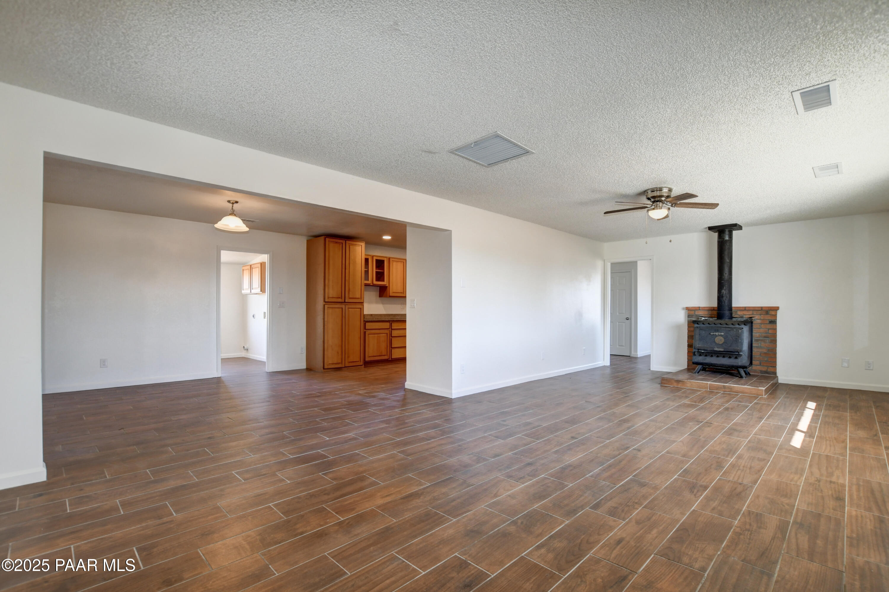 610 South Reed Road Chino Valley, AZ 86323 - Photo 34 of 39 Living Room 3