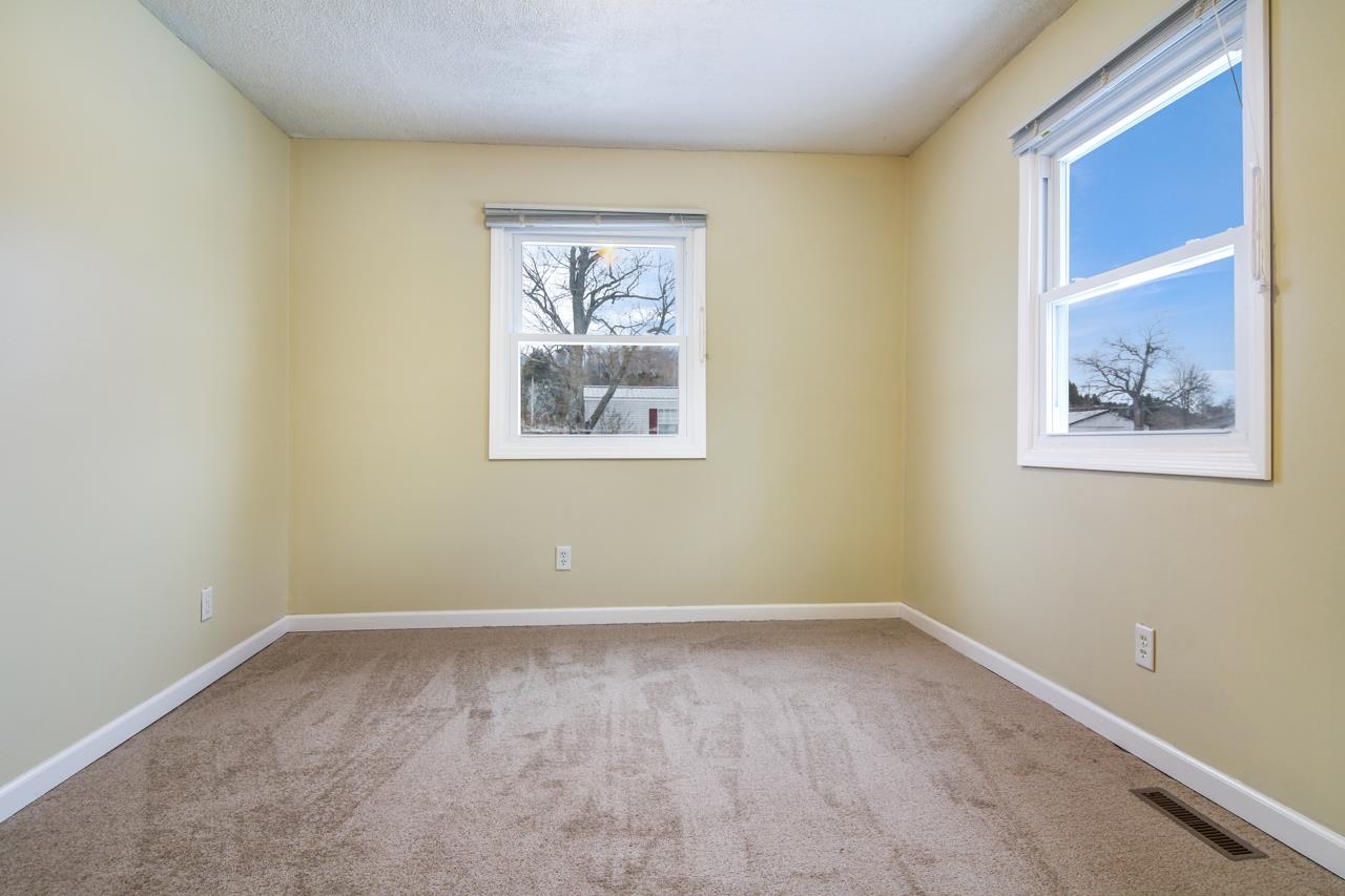 18063 Karlin Road Thompsonville, MI 49683 - Photo 21 of 35 1895840-20.JPG