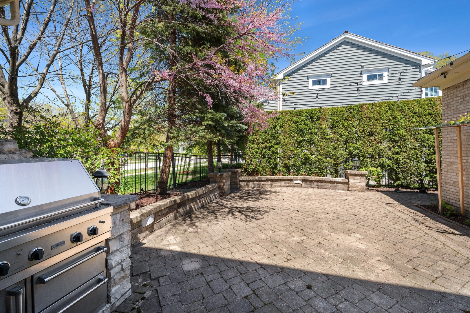 1725 Annapolis Drive Glenview, IL 60026 - Photo 35 of 38 a view of a backyard with plants