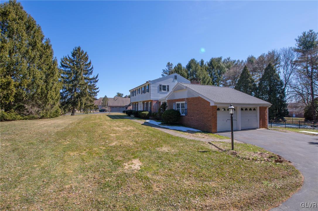 995 Macada Road Bethlehem, PA 18017 - Photo 2 of 19 Gallery Image 2