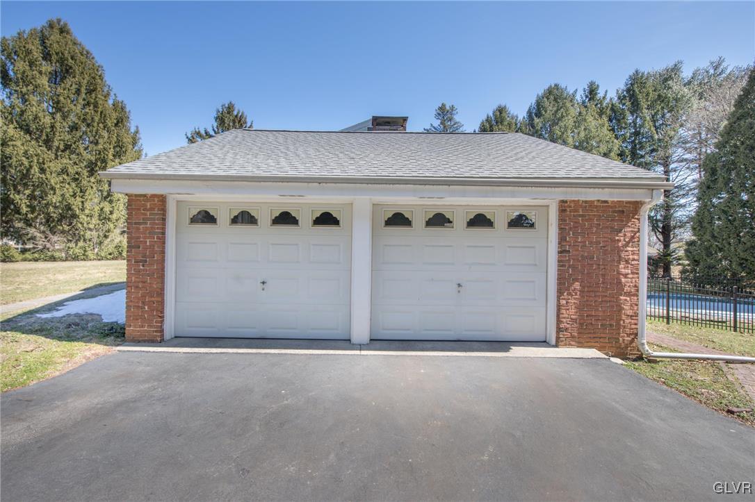 995 Macada Road Bethlehem, PA 18017 - Photo 8 of 19 Gallery Image 8