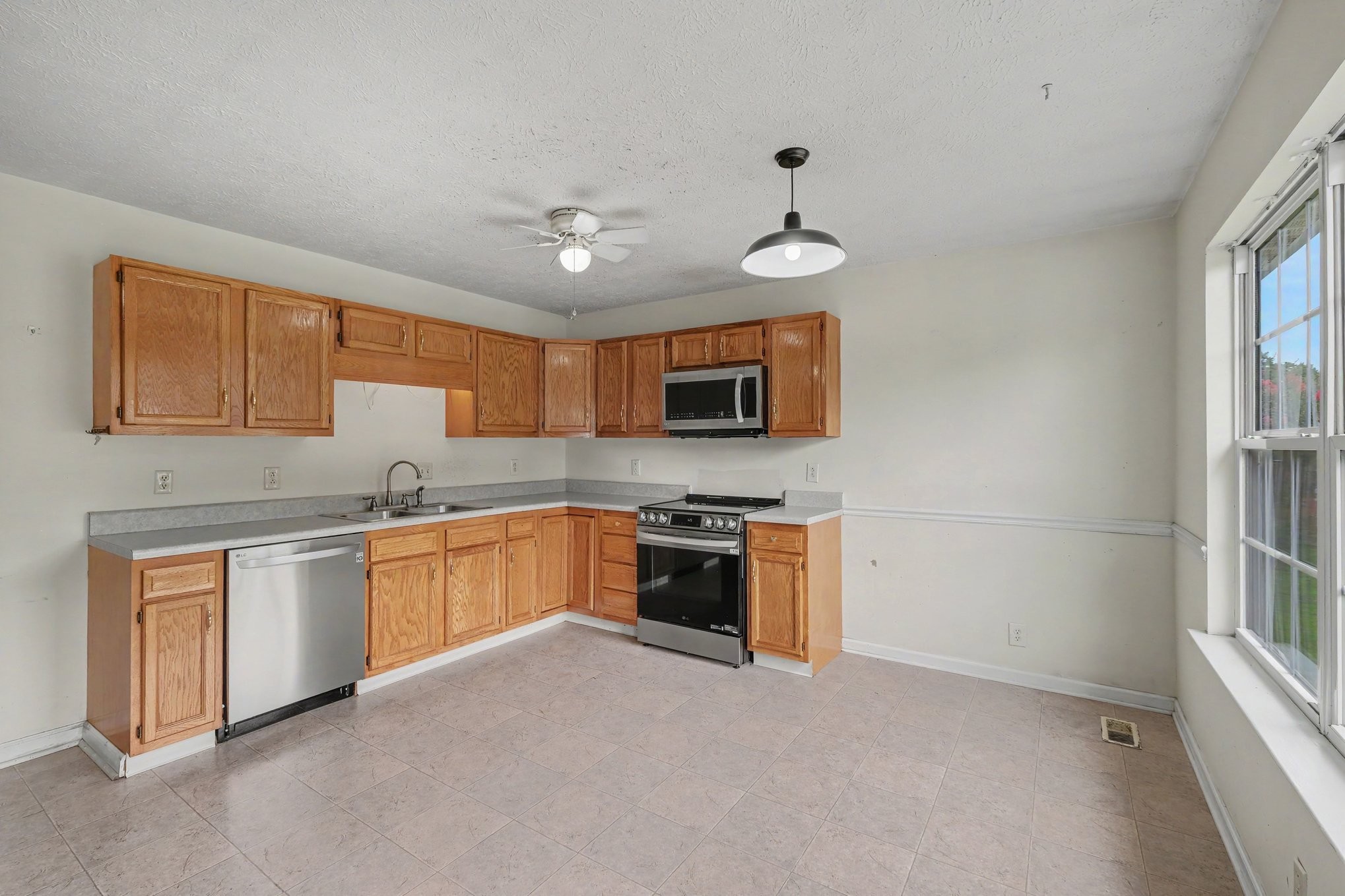104 Johnny Ruth Court Murfreesboro, TN 37127 - Photo 7 of 16