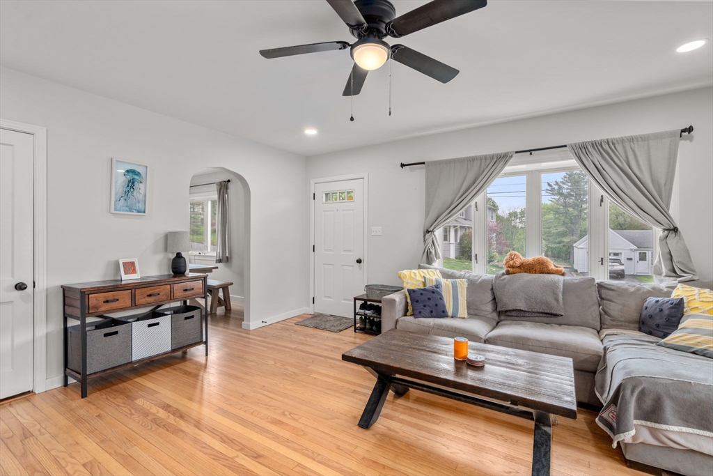 48 Charles Street Gardner, MA 01440 - Photo 3 of 20