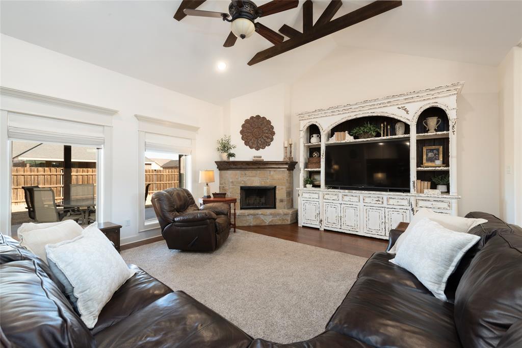 266 Weatherby Street Tuscola, TX 79562 - Photo 5 of 29 Living roo