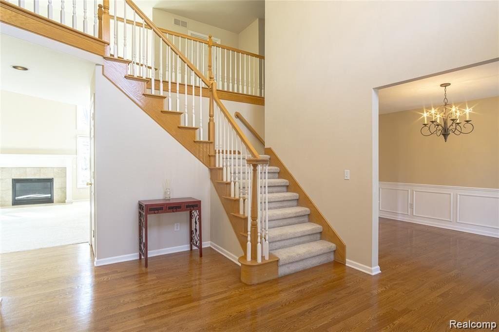 1403 Tulberry Circle Rochester, MI 48306 - Photo 47 of 91 Interiors (6 of 51).jpg