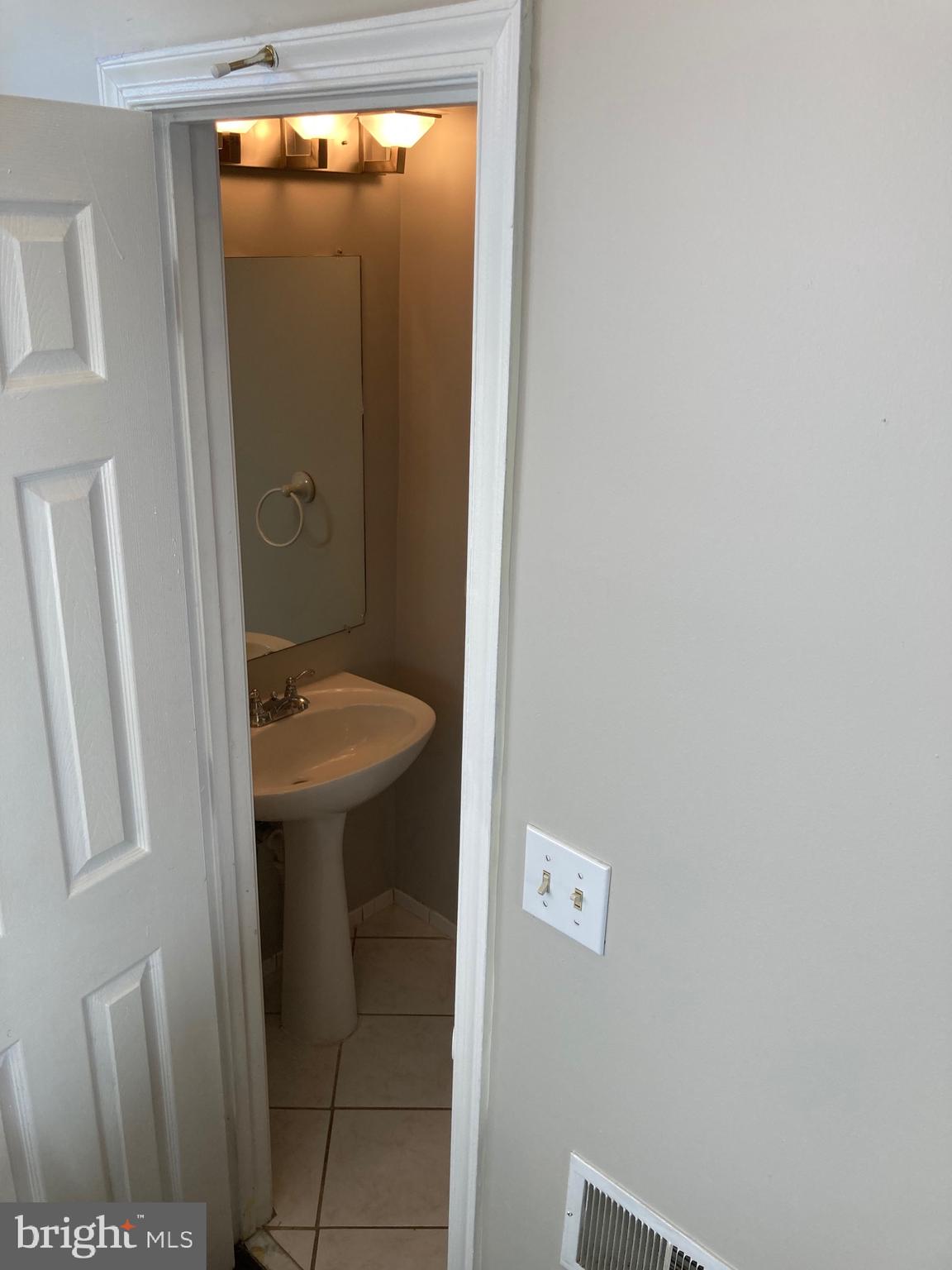 10791 Kitchener Court Bowie, MD 20721 - Photo 8 of 45