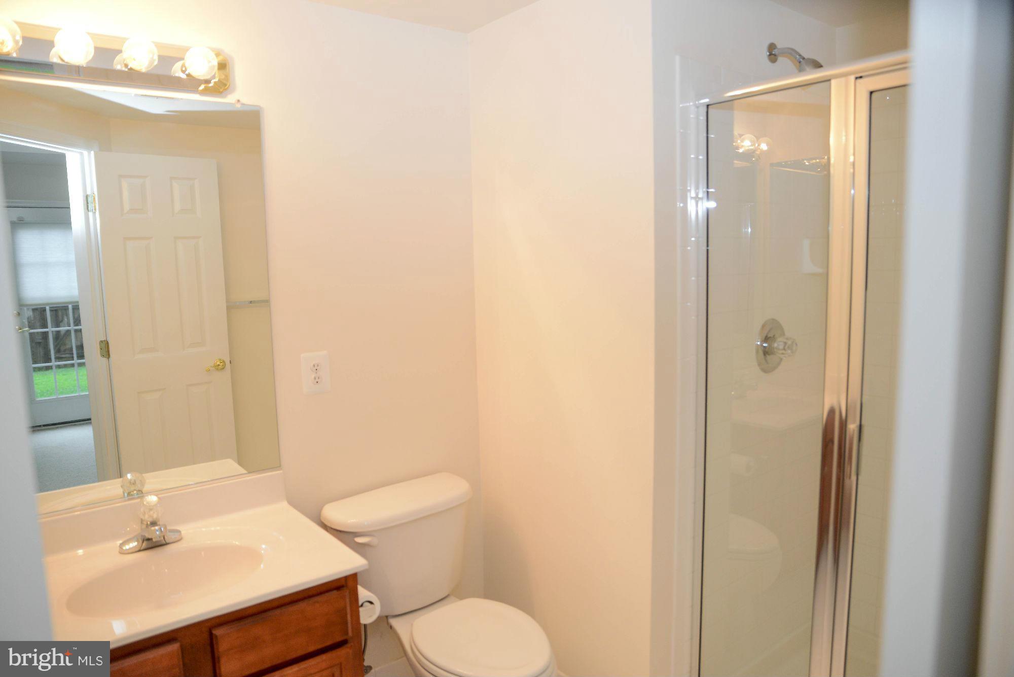 41898 Cinnabar Square Stone Ridge, VA 20105 - Photo 23 of 30 Bath