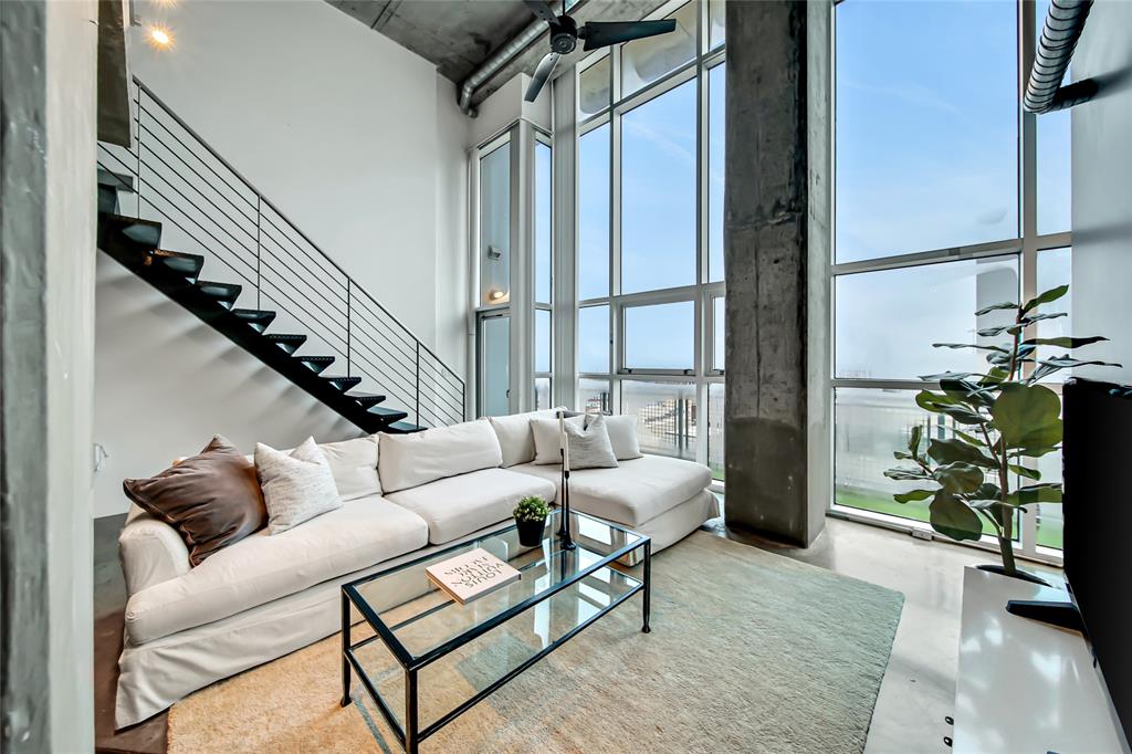 Gorgeous floor to ceiling windows that fill the room with natural light!