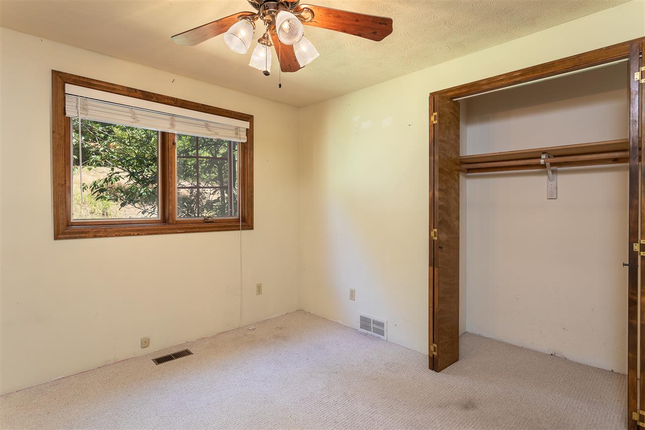 23811 North Dunn Road Chattaroy, WA 99003 - Photo 16 of 38 Gallery Image 16