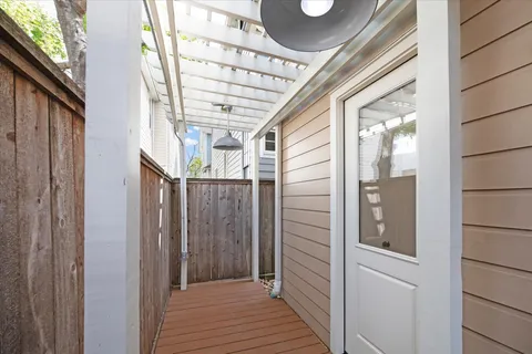 $825,000 | 705 West 9th Street, Houston, TX 77008