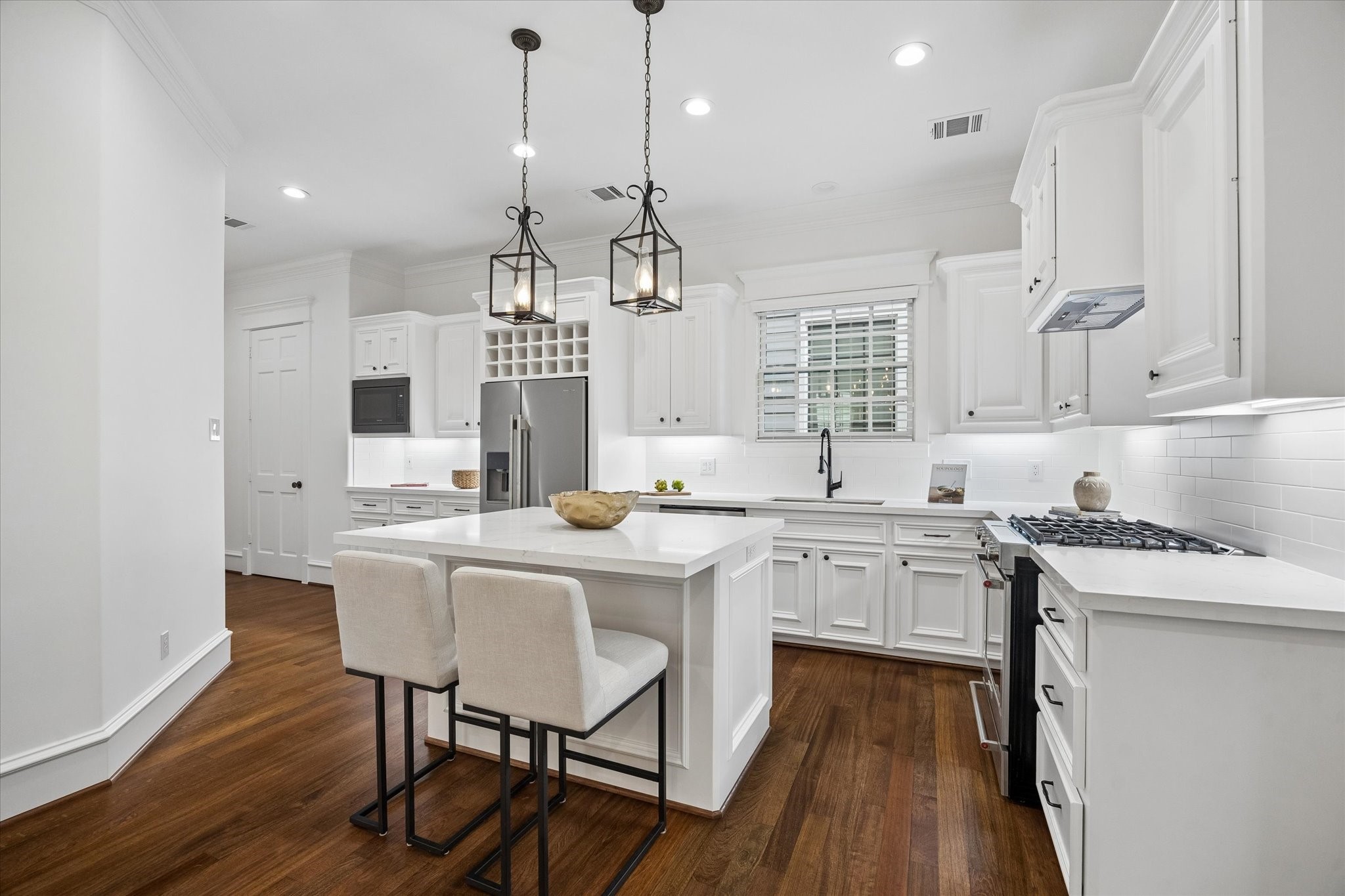 705 West 9th Street Houston, TX 77008 - Photo 4 of 30