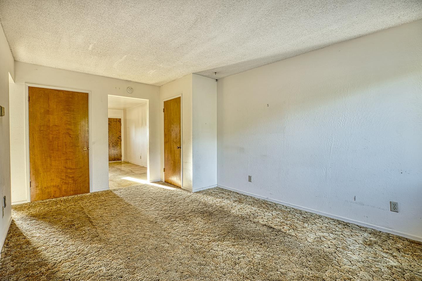 21 Lilly Way Watsonville, CA 95076 - Photo 33 of 47 a view of room with window and ceiling fan