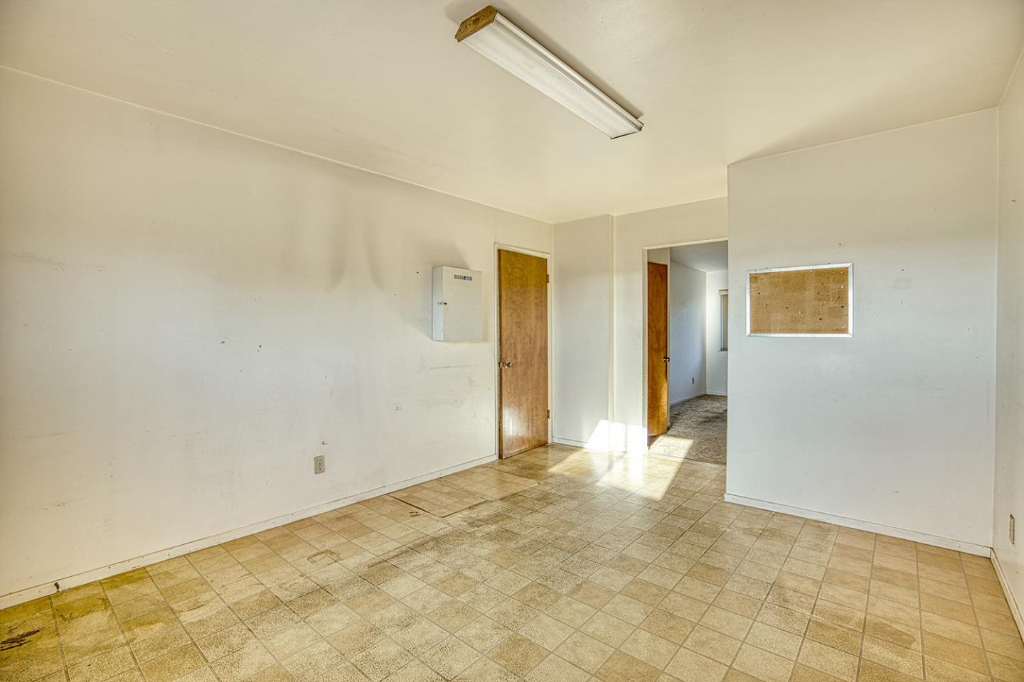 21 Lilly Way Watsonville, CA 95076 - Photo 37 of 47 a view of a big room with closet and windows