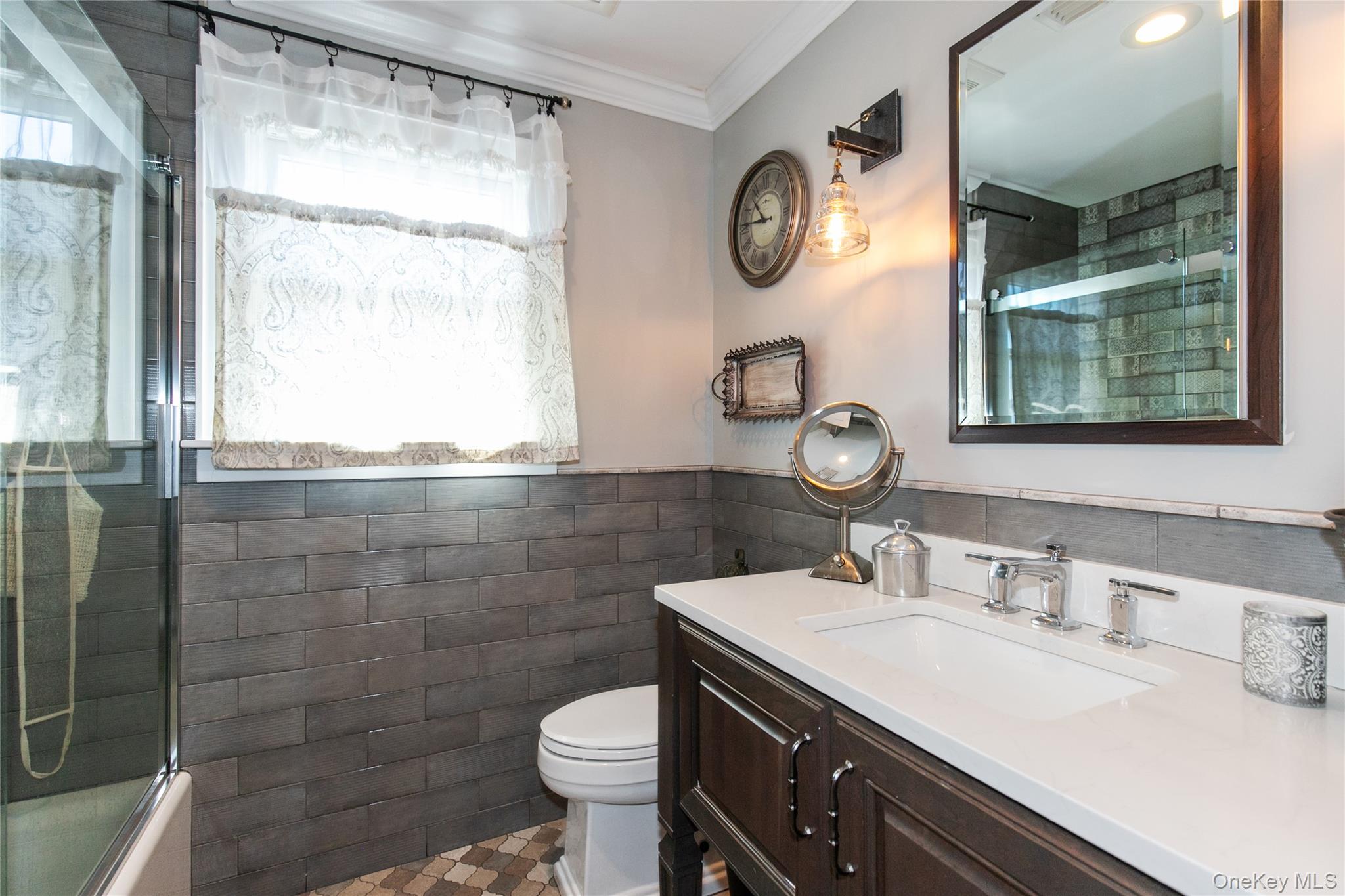 25 Bentley Road Plainview, NY 11803 - Photo 18 of 43 Gallery Image 18