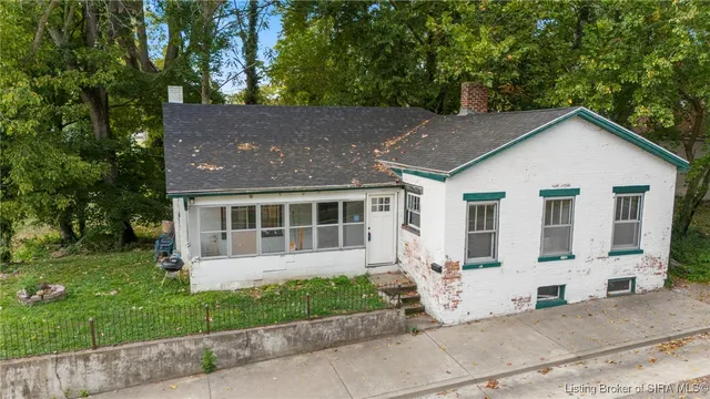 $425,000 | 109 Central Avenue, Madison, IN 47250