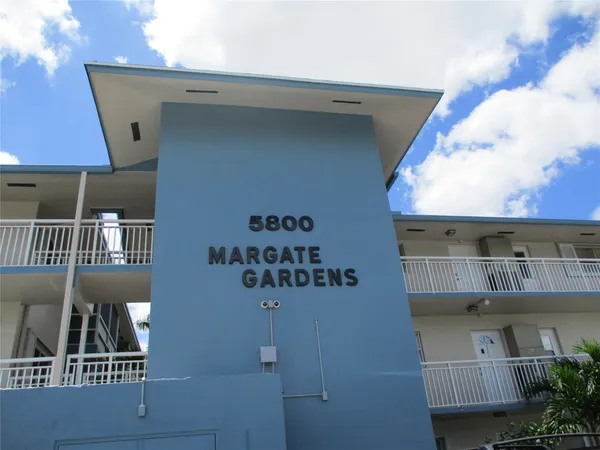 $1,900 | 5800 Margate Boulevard, Unit 722, Pompano Beach, FL 33063