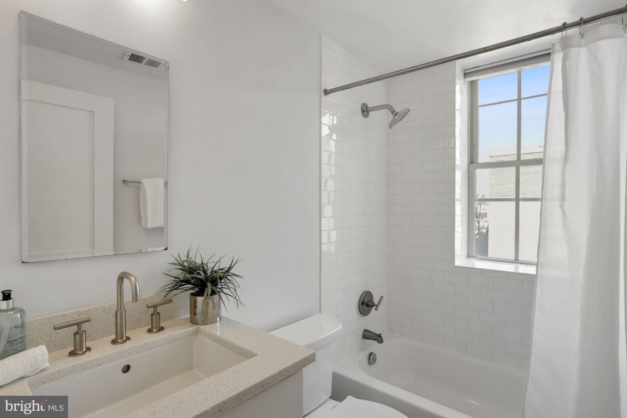 1451 Park Road Northwest, Unit 513 Washington, DC 20010 - Photo 24 of 28 Full Bath