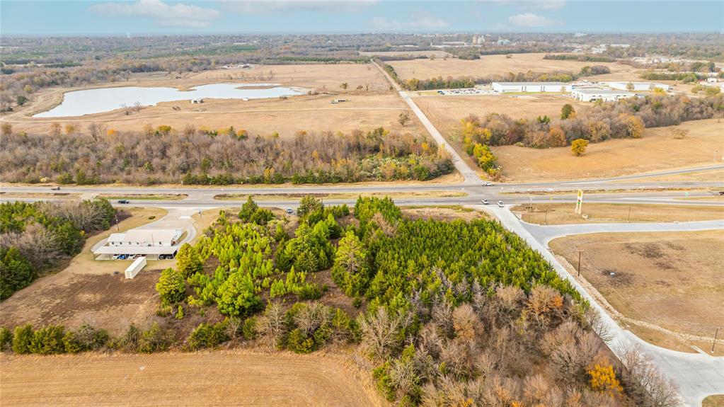 725 Southwest Loop 286 Paris, TX 75460 - Photo 19 of 21 a view of an ocean and beach