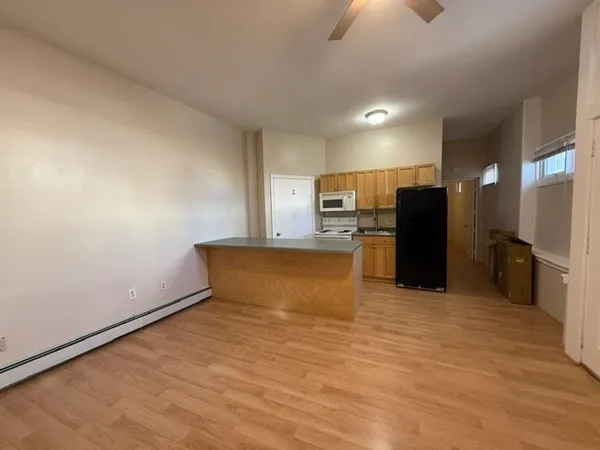 $2,500 | 241 Washington Street, Unit 3, Cambridge, MA 02139