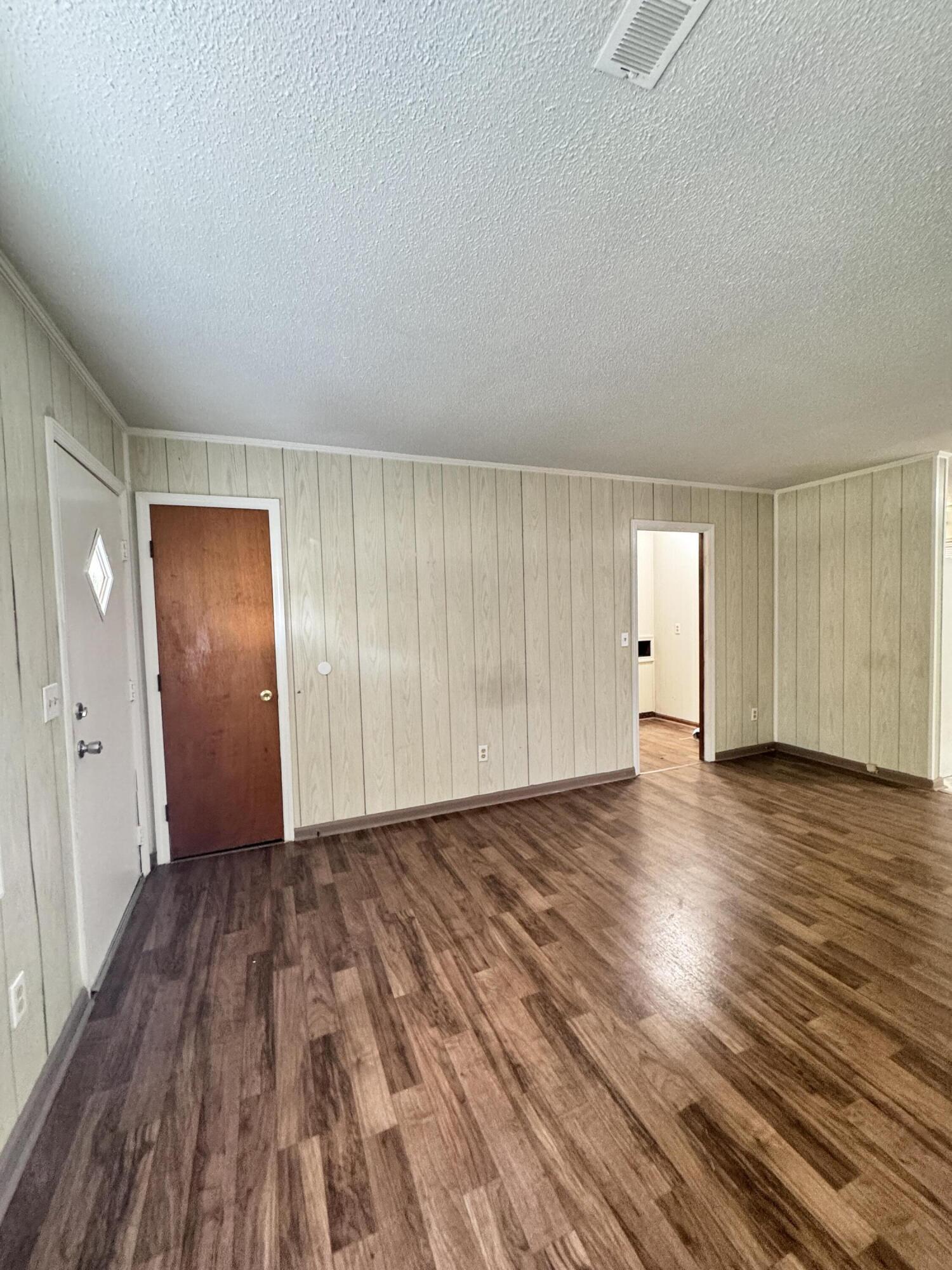 313 Pine Needle Road Walterboro, SC 29488 - Photo 5 of 23 313 Pine Needle Road