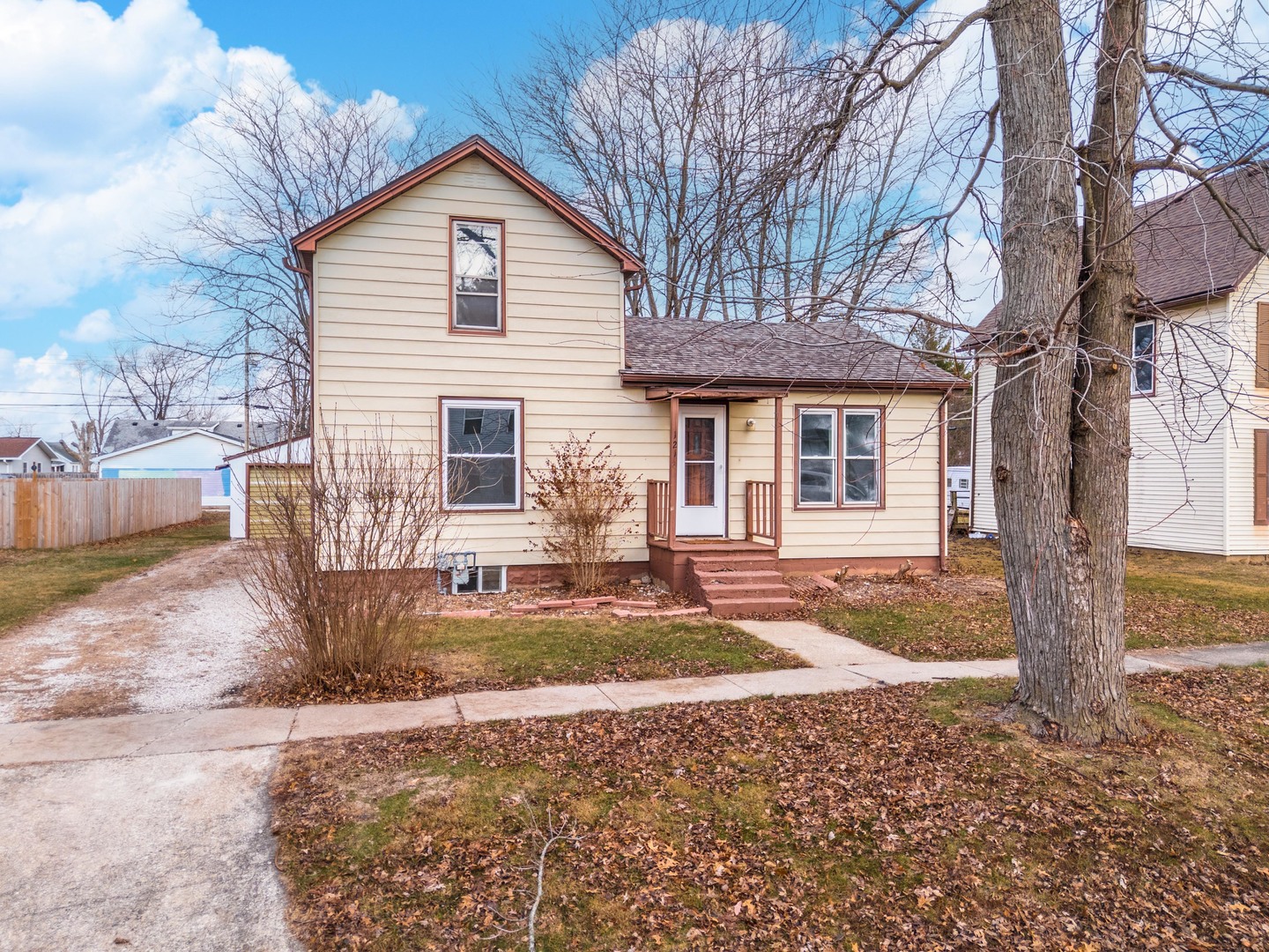 121 East James Street Forrest, IL 61741 - Photo 3 of 39