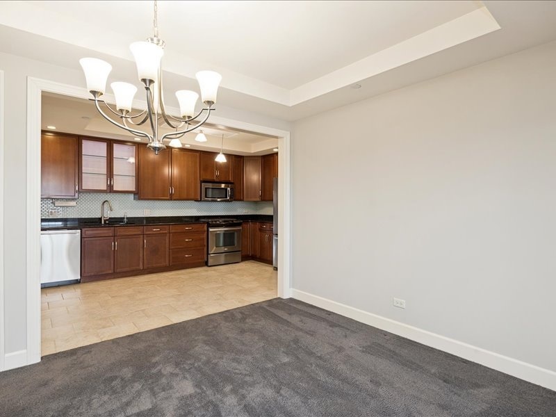 10 East Burlington Street, Unit 2J Riverside, IL 60546 - Photo 12 of 36