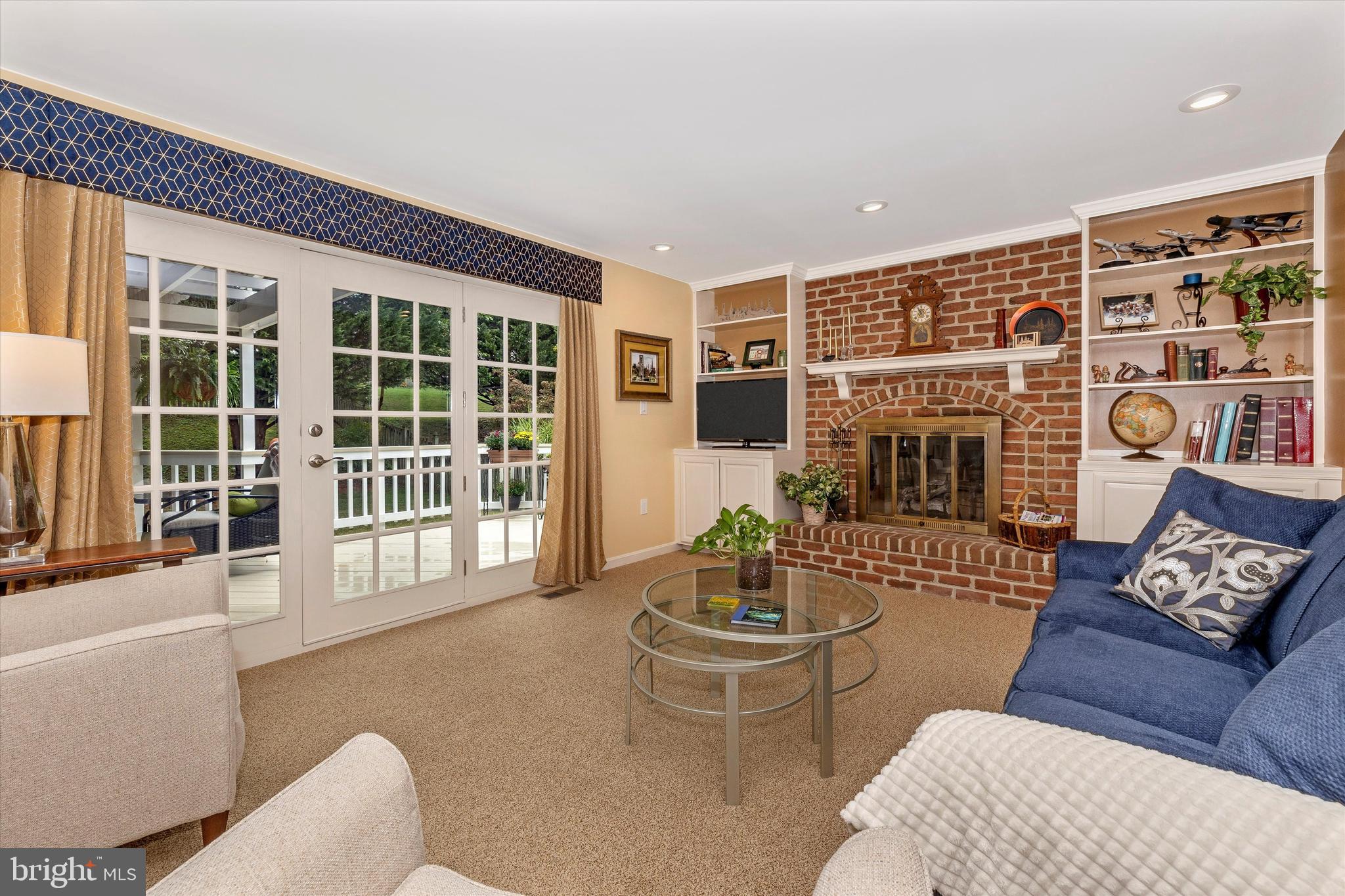 2213 Banner Hill Road Frederick, MD 21702 - Photo 14 of 58 And the family room is perfection!