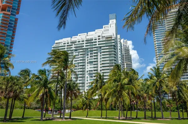 $2,350,000 | 400 South Pointe Drive, Unit 1910, Miami Beach, FL 33139