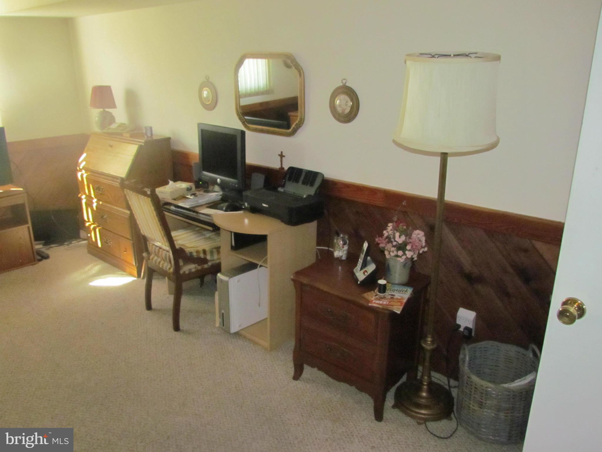 5208 Columbia Road Springfield, VA 22151 - Photo 12 of 22 Family Room Desk/Computer Area
