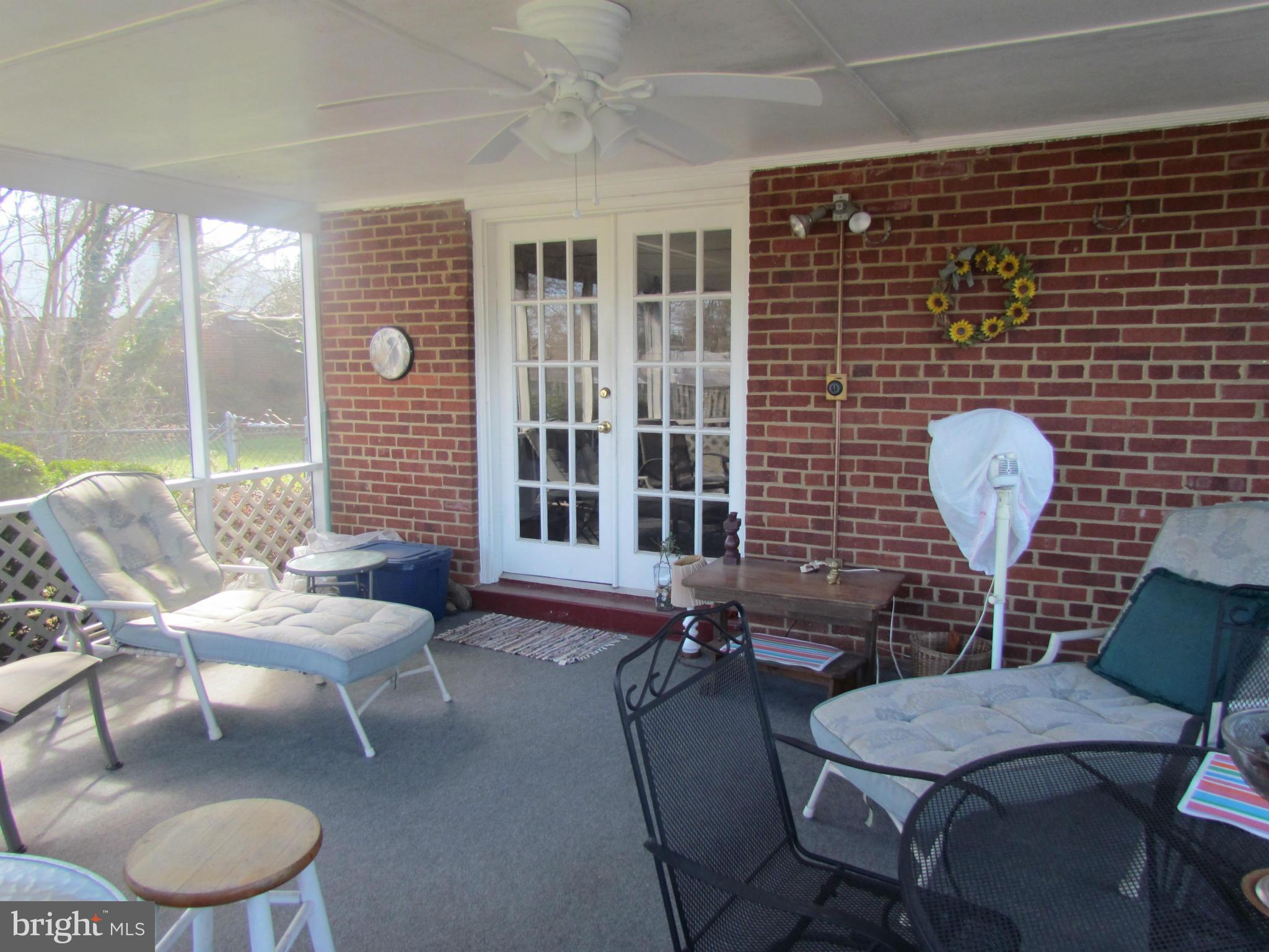 5208 Columbia Road Springfield, VA 22151 - Photo 19 of 22 Beautiful Screened-in back Porch