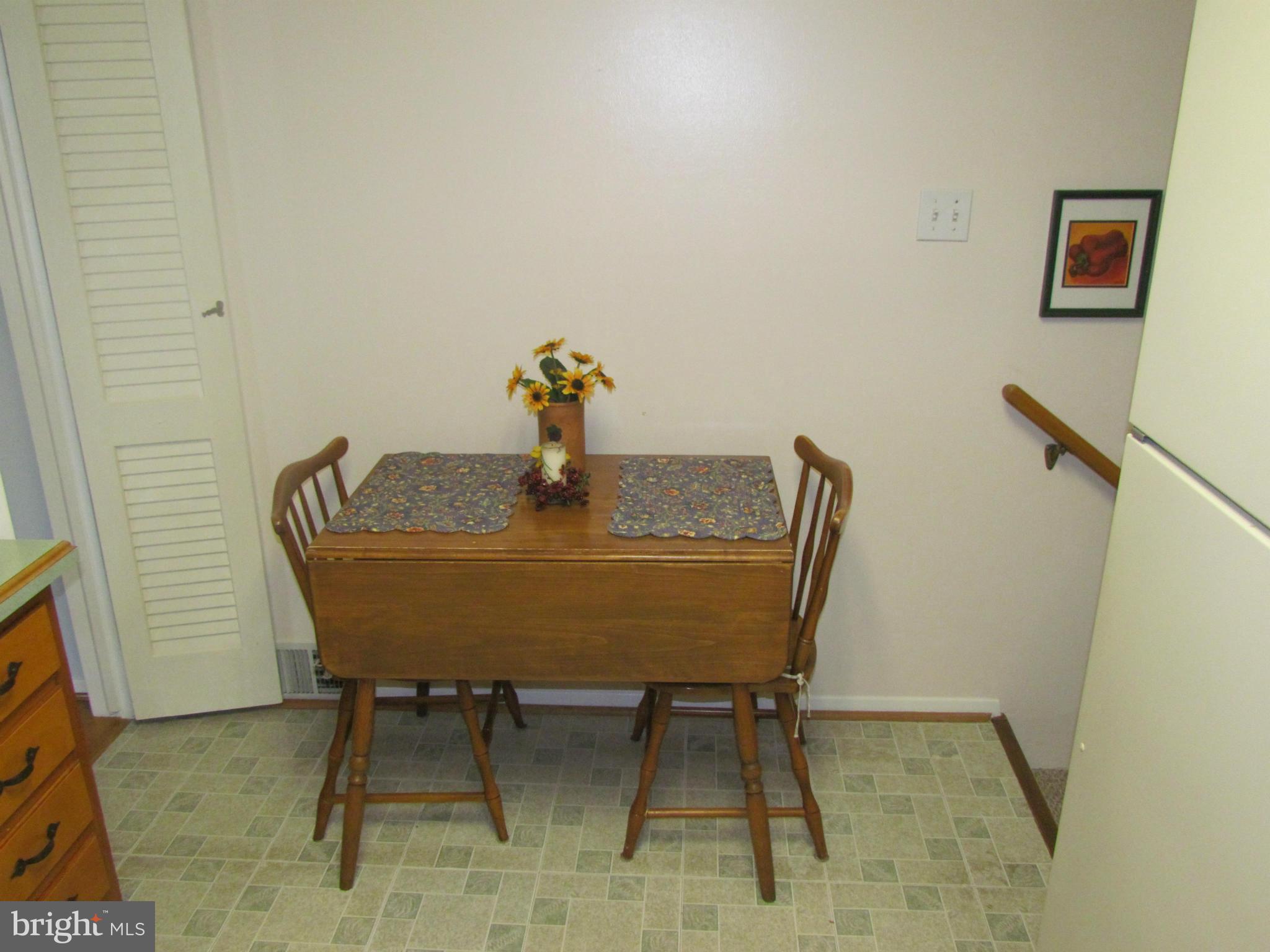 5208 Columbia Road Springfield, VA 22151 - Photo 8 of 22 Eat-in Kitchen