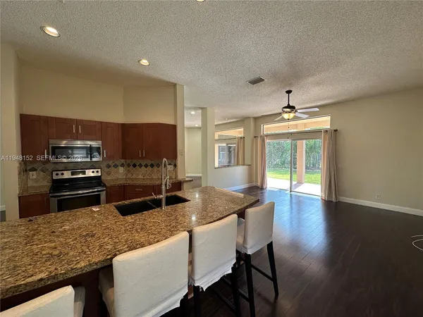 $4,900 | 4192 Laurel Ridge Circle, Unit 4192, Weston, FL 33331