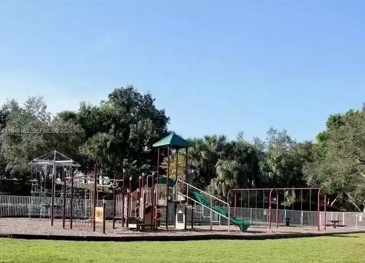 4192 Laurel Ridge Circle, Unit 4192 Weston, FL 33331 - Photo 28 of 34