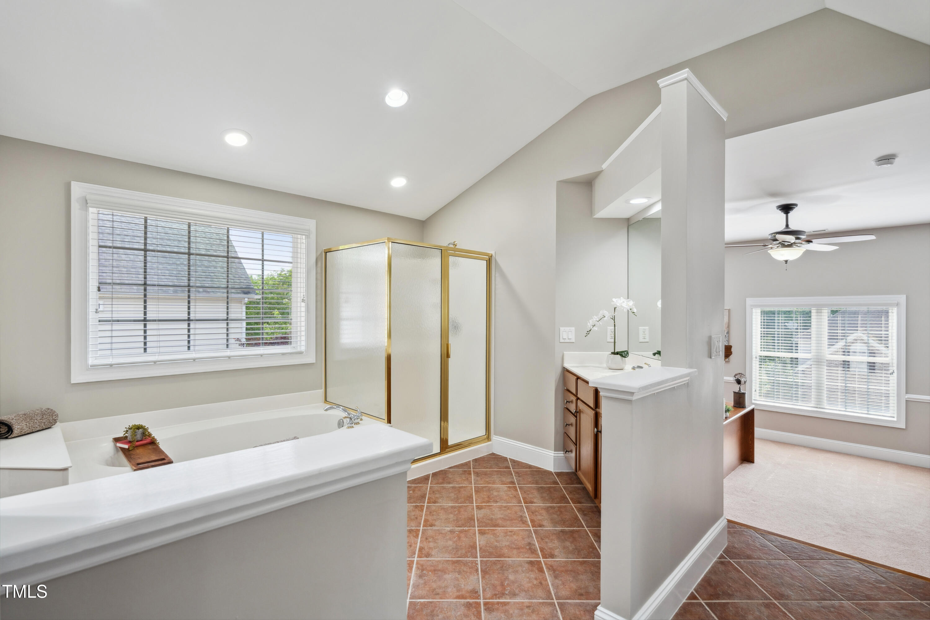 12428 Penrose Trail Raleigh, NC 27614 - Photo 27 of 48 Primary Bathroom With Tub