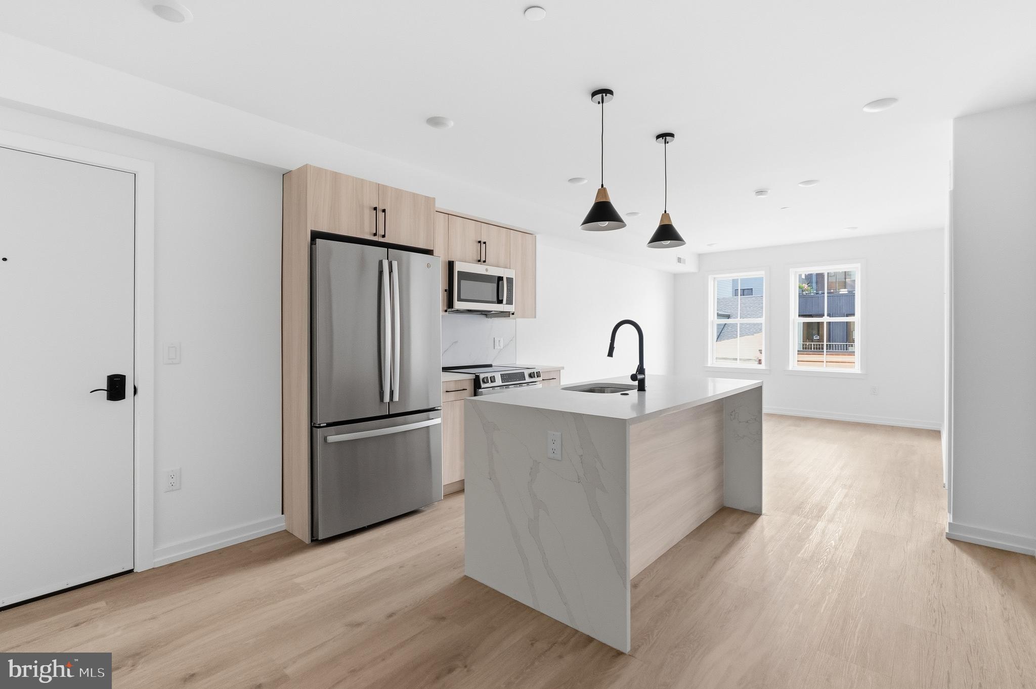 209 New Street, Unit 4B Philadelphia, PA 19106 - Photo 1 of 21