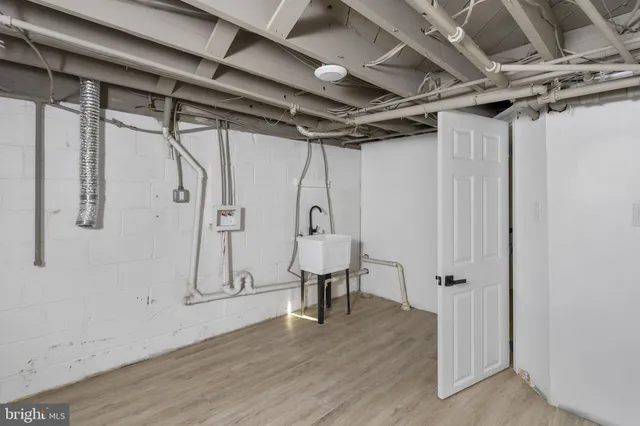 a view of a backyard of the house