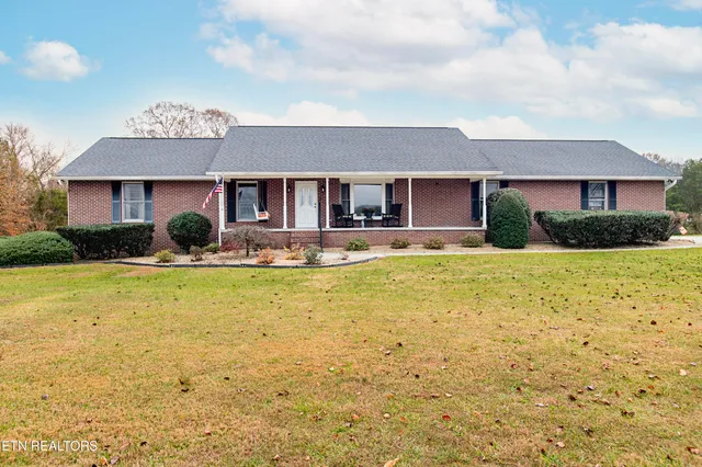$985,000 | 5518 West Beaver Creek Drive, Powell, TN 37849