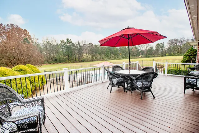 $985,000 | 5518 West Beaver Creek Drive, Powell, TN 37849