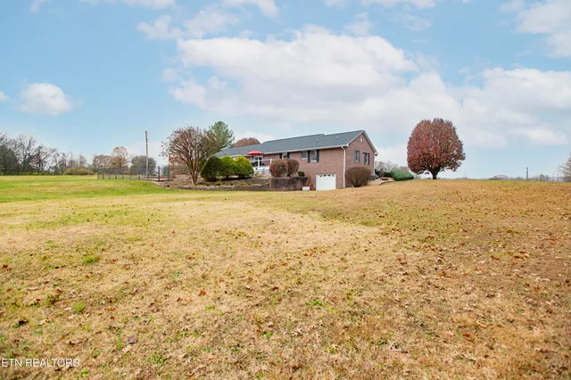 $985,000 | 5518 West Beaver Creek Drive, Powell, TN 37849
