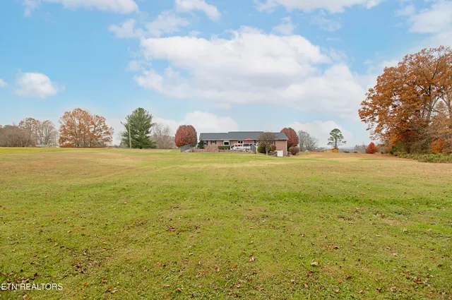 $985,000 | 5518 West Beaver Creek Drive, Powell, TN 37849