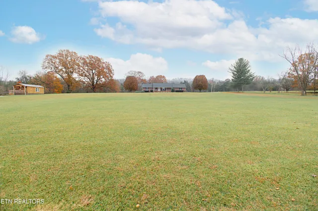 $985,000 | 5518 West Beaver Creek Drive, Powell, TN 37849