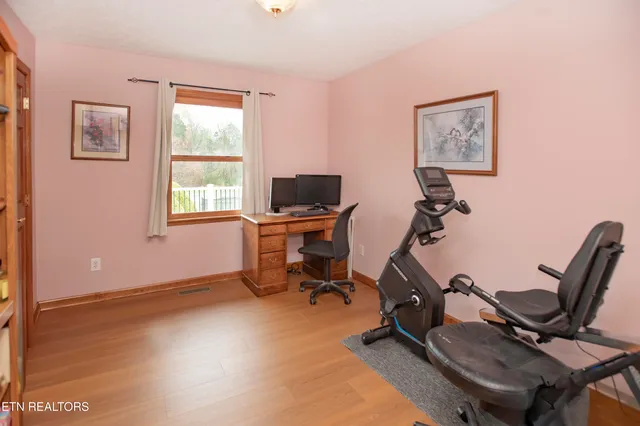 $985,000 | 5518 West Beaver Creek Drive, Powell, TN 37849