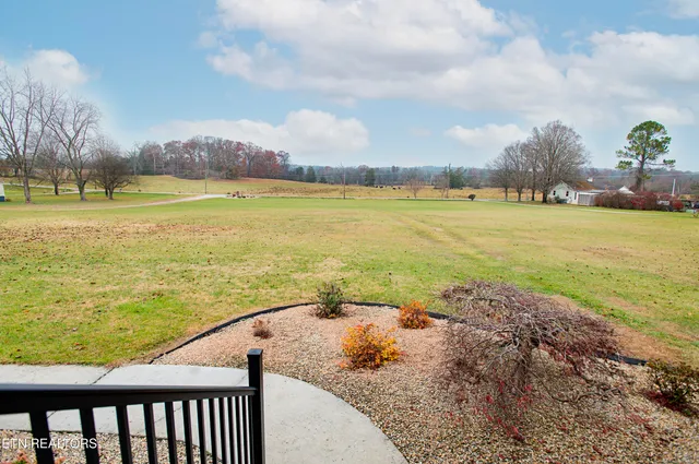 $985,000 | 5518 West Beaver Creek Drive, Powell, TN 37849