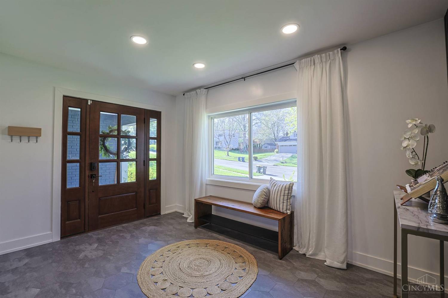 7212 Crinstead Court Cincinnati, OH 45243 - Photo 4 of 56
