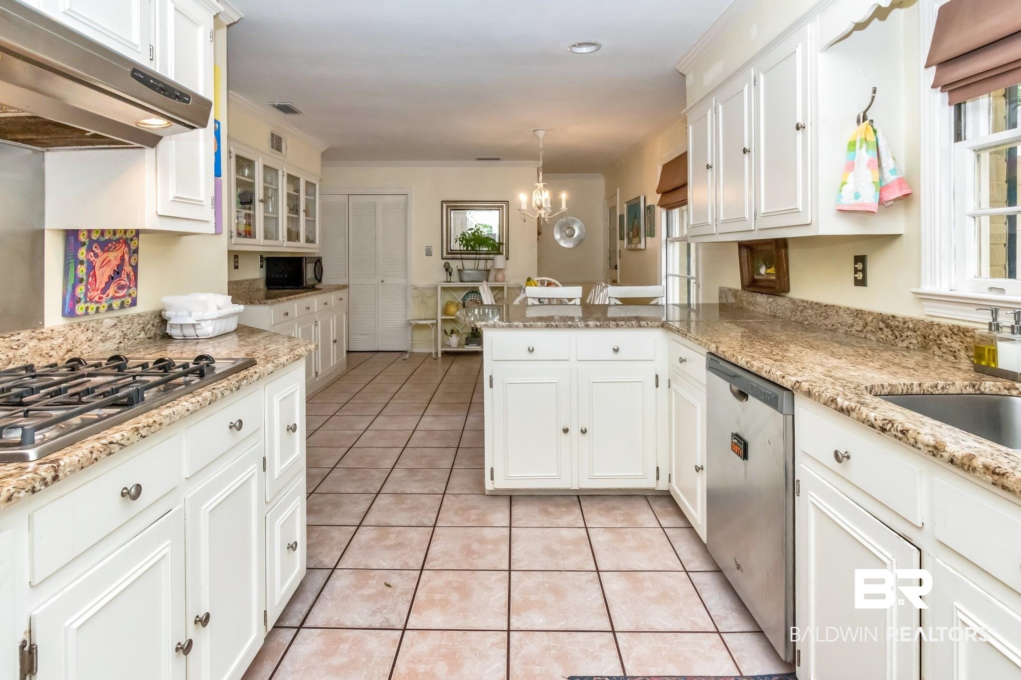 628 Chelsea Drive East Mobile, AL 36608 - Photo 10 of 41