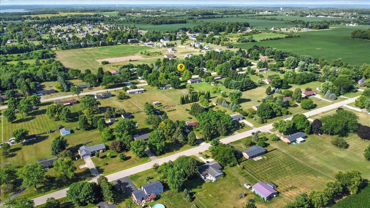3165 Tamarack Avenue Springfield, OH 45502 - Photo 39 of 46 39-dji_fly_20240702_093832_300_171992752