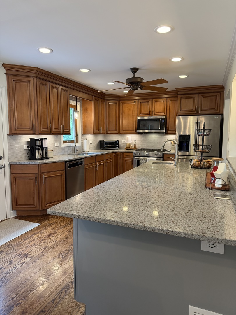 2147 Green Valley Road Darien, IL 60561 - Photo 3 of 4 Gallery Image 3